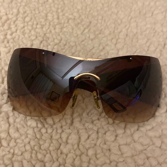 Sunglasses - Picture 1 of 7